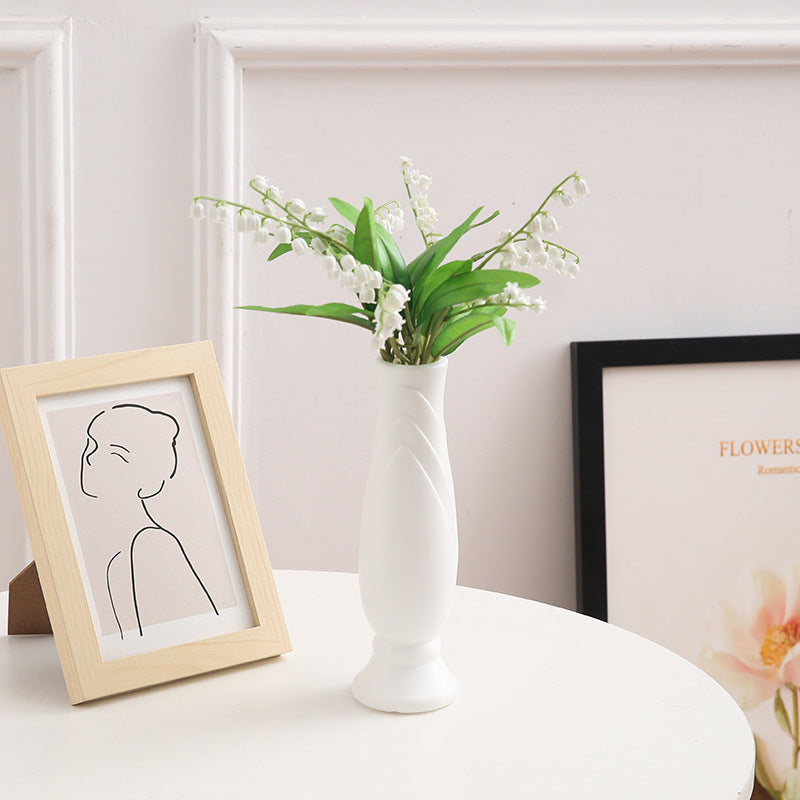 Nordic Style Plastic Vase for Home Decor and Flowers